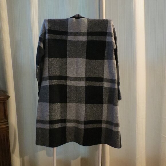 Time and Tru Women's Black and Gray Plaid Cape - Picture 3 of 3